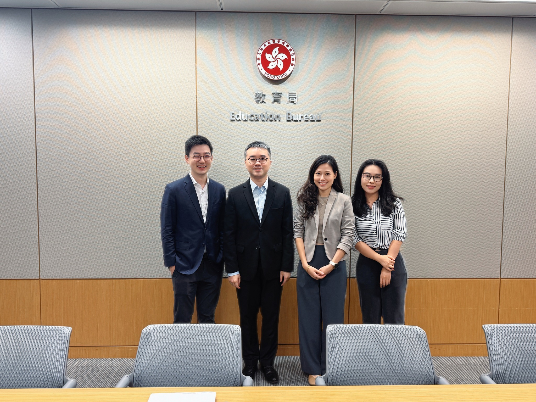 ESSAi 何杏研、未來經濟學院王柏林教授團隊與教育局副局長施俊輝博士會面